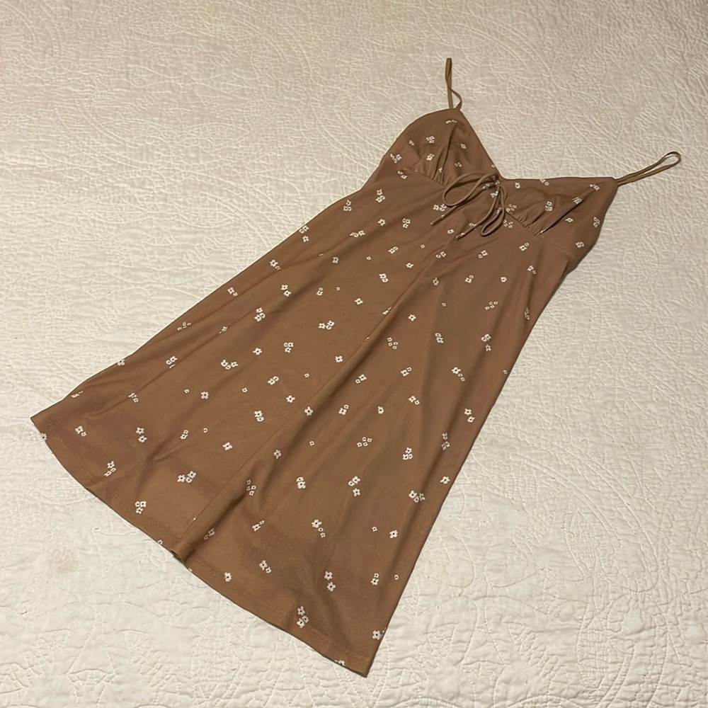 NWOT 7DAY WKND Goldish Slip Dress with White Flowers